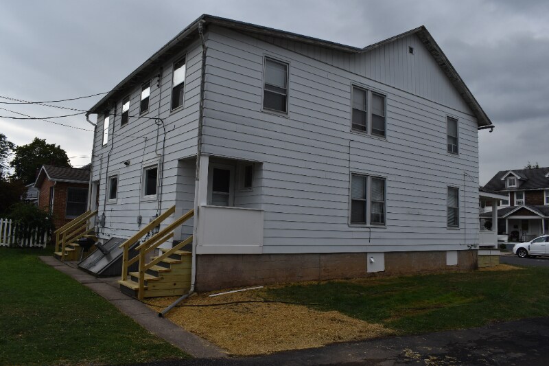 Building Photo - 617 Hepburn St
