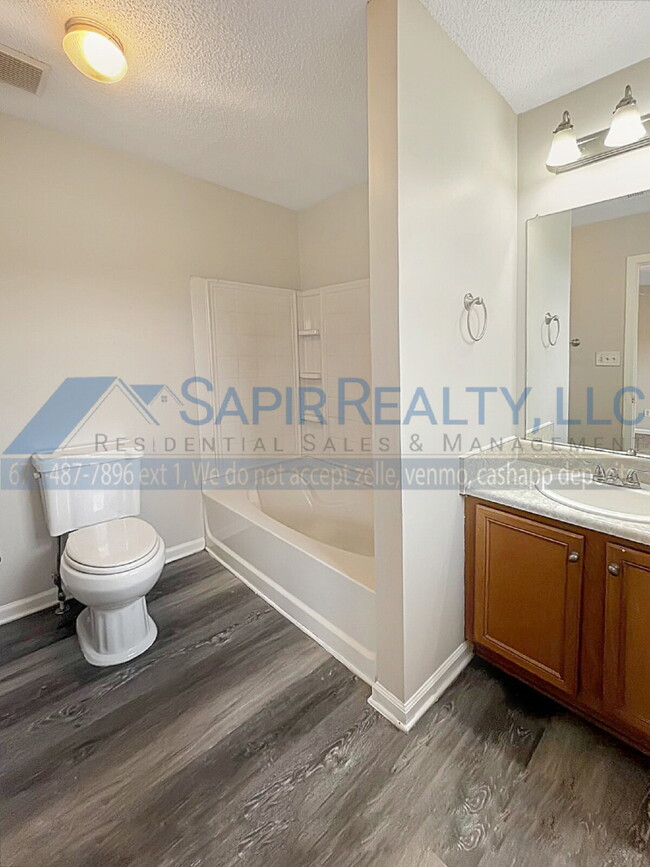 Building Photo - 3120 Oakley Pl