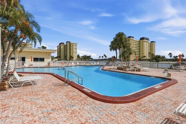 Building Photo - 4775 Cove Cir