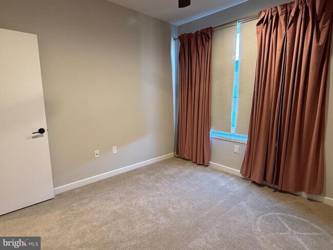 Building Photo - 3119 Pierview Ln