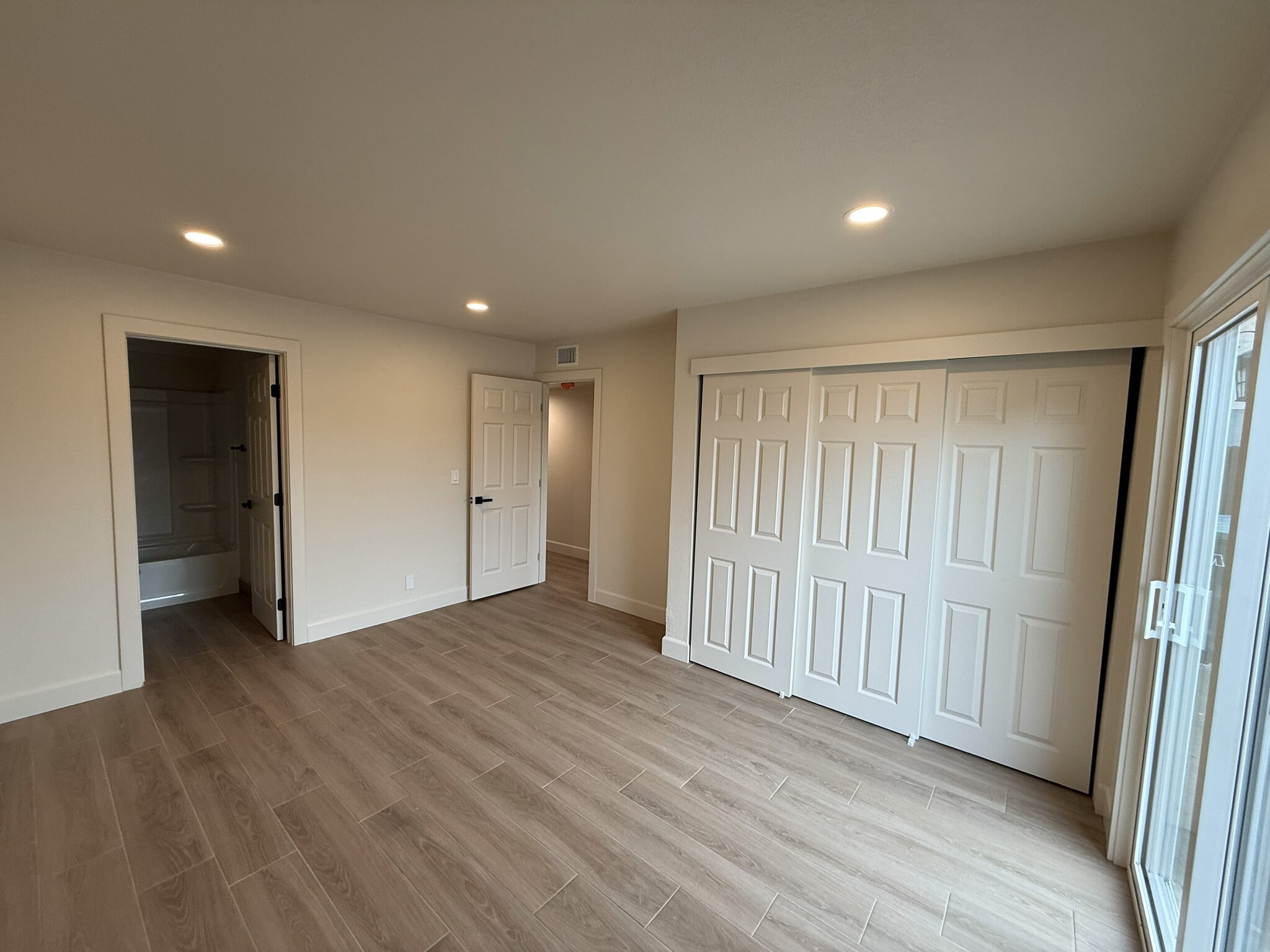 Building Photo - 28240 Via Princesa