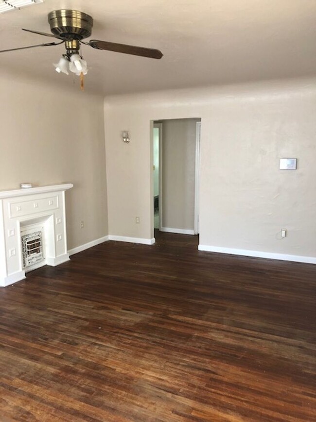 Building Photo - Charming North Bakersfield home!