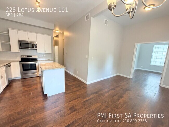 Building Photo - 228 Lotus Ave
