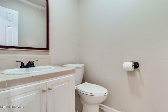 Building Photo - 101 Chateau Pl