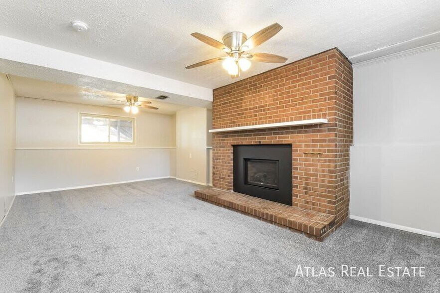Building Photo - 11446 Cook Ct