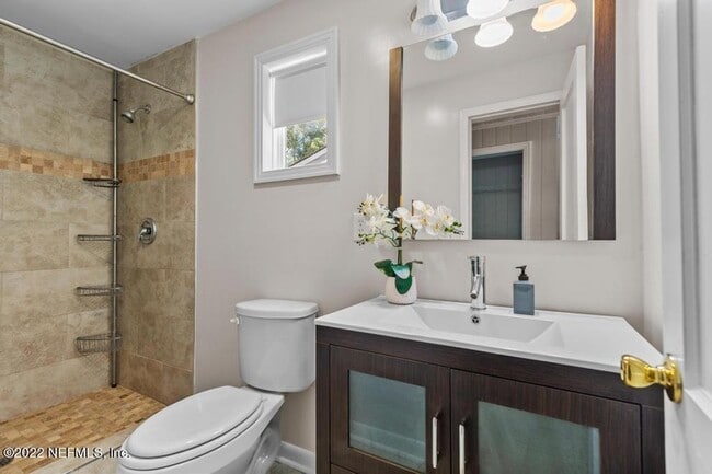 Building Photo - 1058 Willis Dr