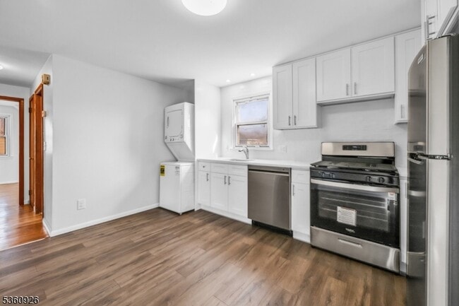 Building Photo - 316 Kipp Ave