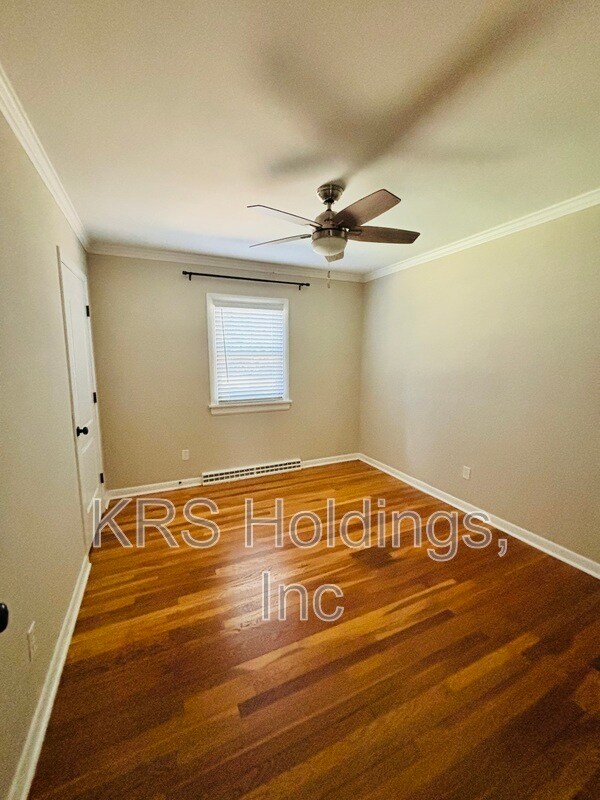 Building Photo - 2318 Penrose Dr