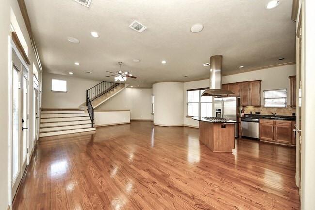 Building Photo - 5711 Kiam St