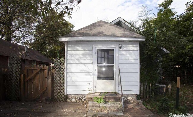 Building Photo - 2603 W Capitol Ave