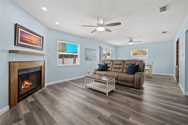 Building Photo - 2832 47th Ave S