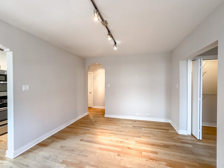 Building Photo - 2425 N Kedzie Blvd