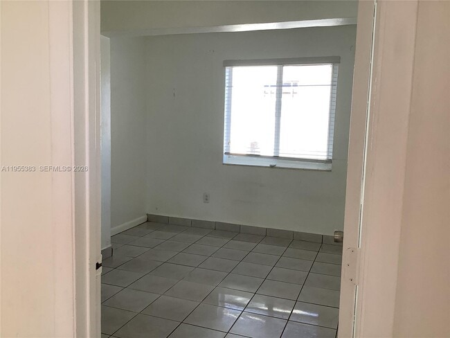 Building Photo - 3620 SW 13th Terrace