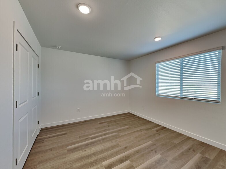 Building Photo - 12504 W Adair Dr