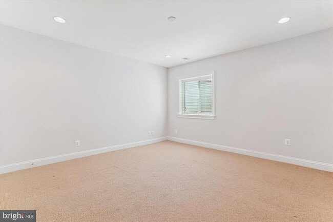 Building Photo - 43595 Aldie Mill Ct