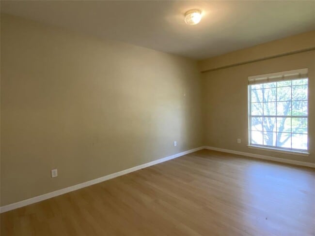Building Photo - 5817 Miramonte Dr