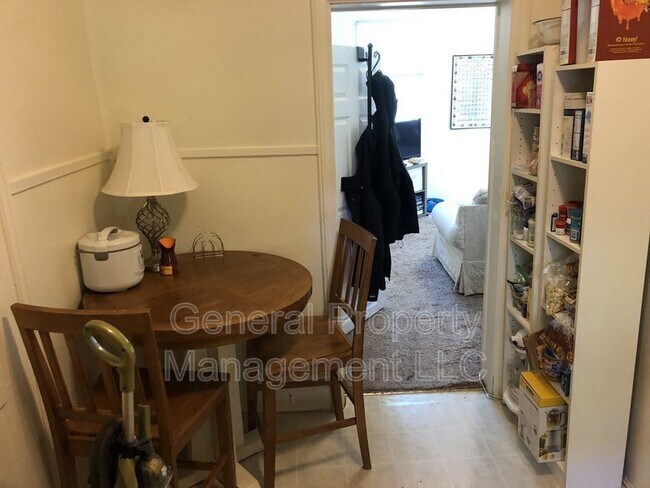 Building Photo - 1 bed 1 bath on Water St near UWEC! Availa...