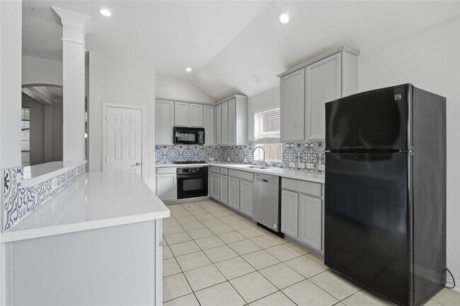 Building Photo - 5755 Lightstone Ln