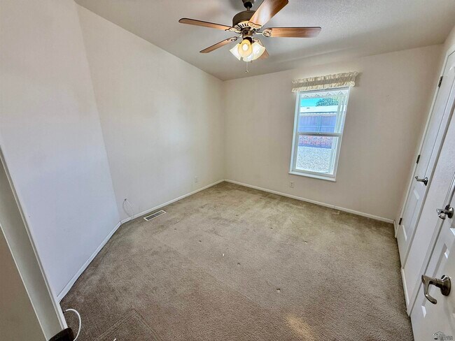 Building Photo - 13239 E 48th Dr