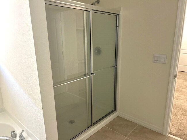 Building Photo - 7604 Oakmoss Loop