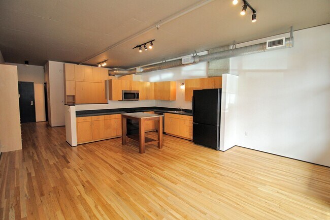 Building Photo - 408 NW 12th Ave