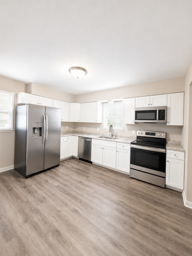 Building Photo - Completely Remodeled 3 Bedroom Home!