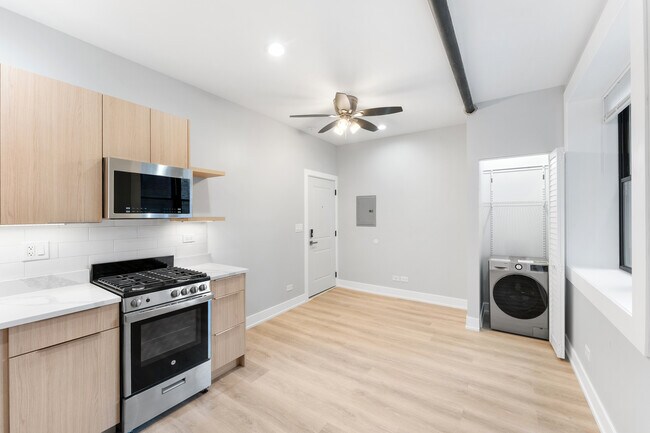 Building Photo - 1546 W Jonquil Terrace