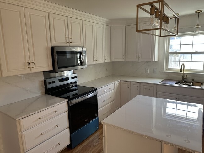 Building Photo - 1700 Sulgrave Rd