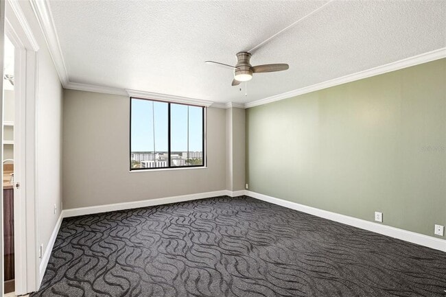 Building Photo - 400 E Colonial Dr