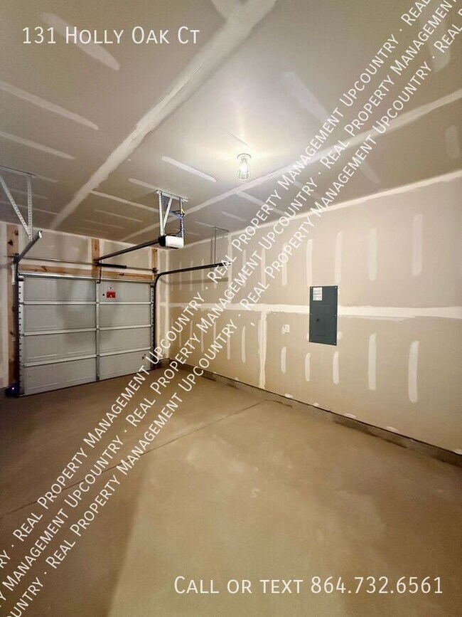 Building Photo - 131 Holly Oak Ct