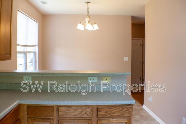 Building Photo - 5145 Mabe Dr