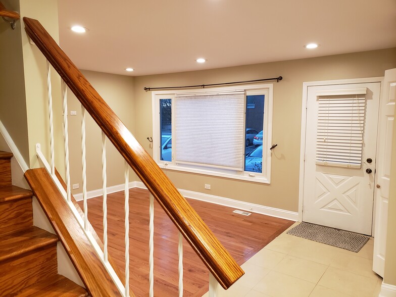 Building Photo - 2128 Rugen Rd