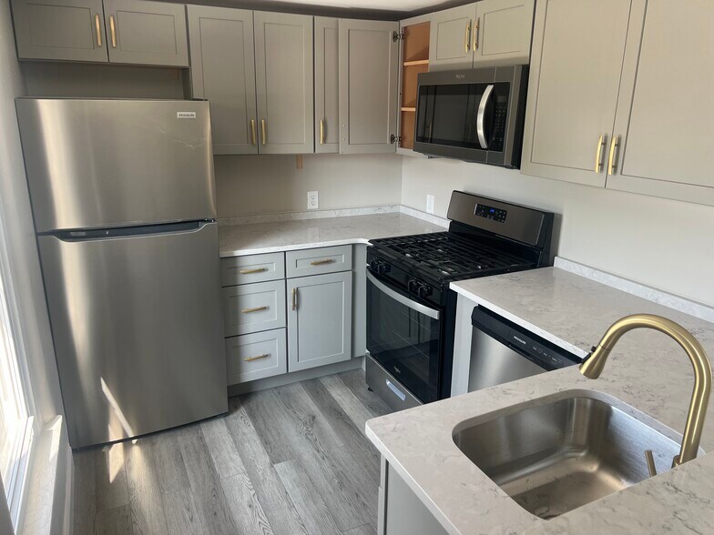 Building Photo - 31 N Main St