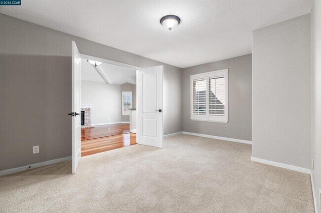 Building Photo - 313 Deepcreek Ct