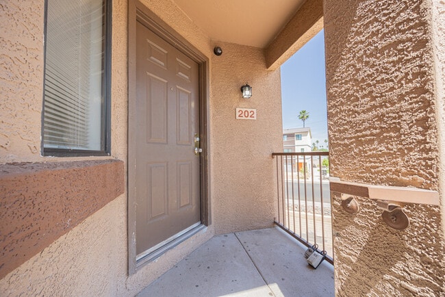 Building Photo - 16033 N 25th St