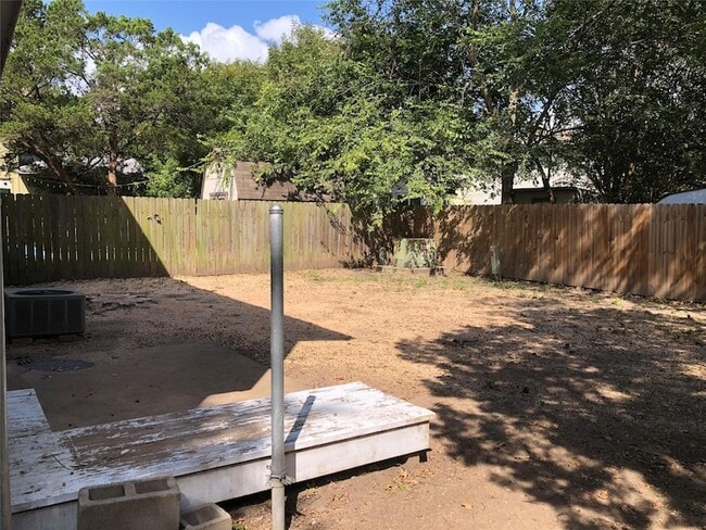 Building Photo - 718 Decker Prairie Dr