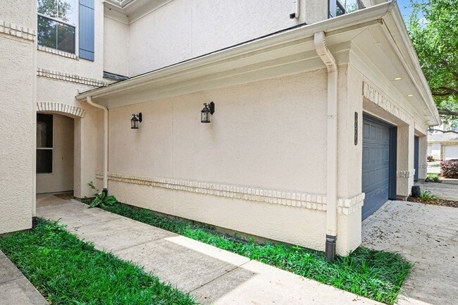 Building Photo - 4327 Lake Walk Ct