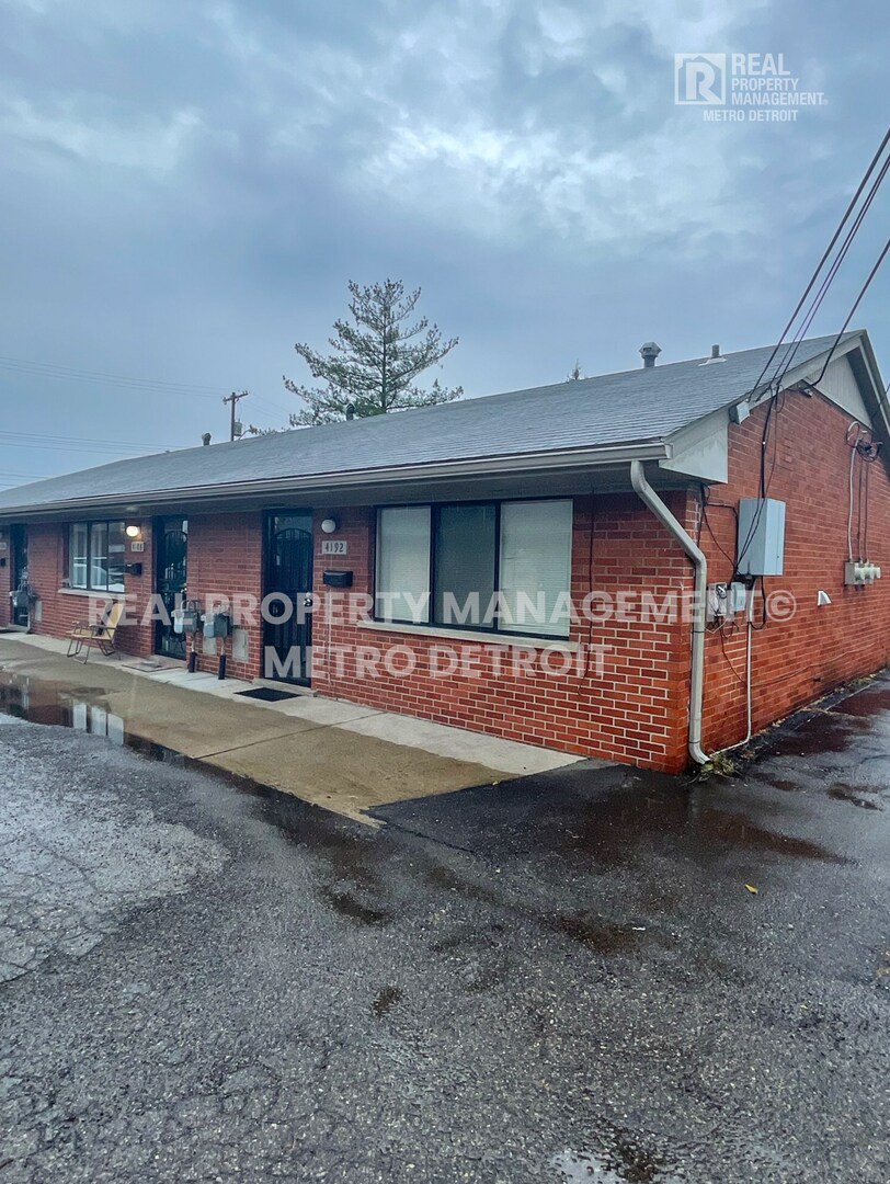 Building Photo - 4192 Drouillard St