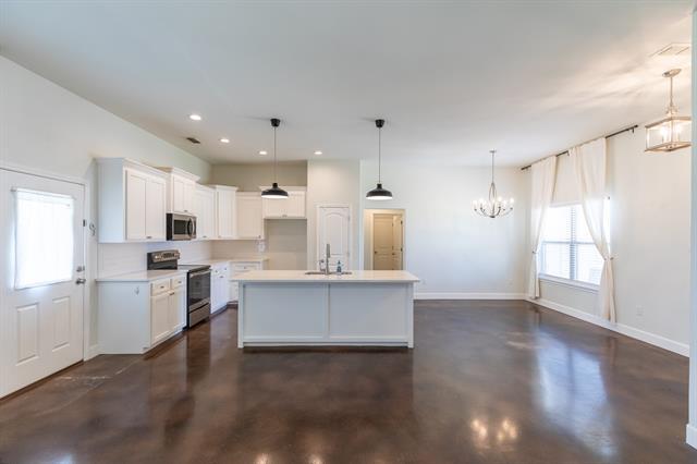 Building Photo - 246 Foxtrot Ln