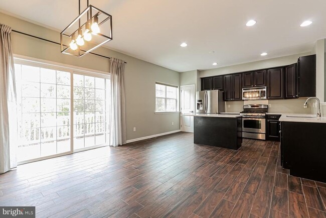 Building Photo - 5 Lani Ln