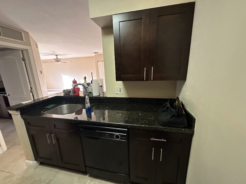 Building Photo - 2881 N Oakland Forest Dr