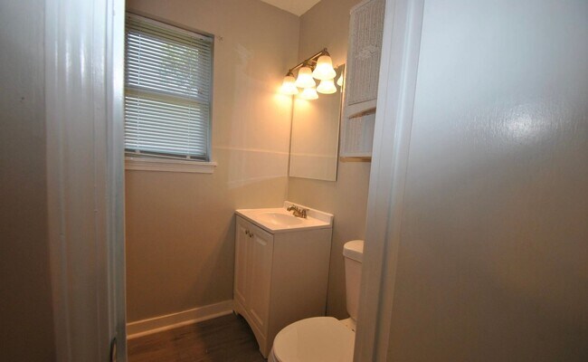 Building Photo - Available 07/27/26 - East Louisville 3 bed, 1.5 bath ranch on corner lot