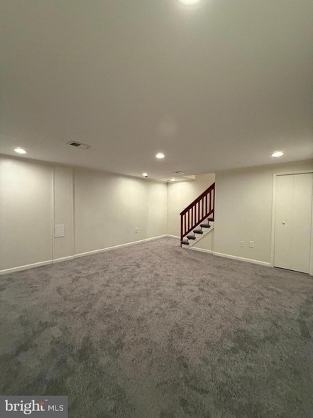 Building Photo - 6526 Beechwood Dr