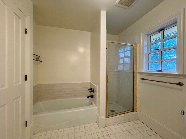 Building Photo - Stunning St. Helena Victorian Farmhouse on...