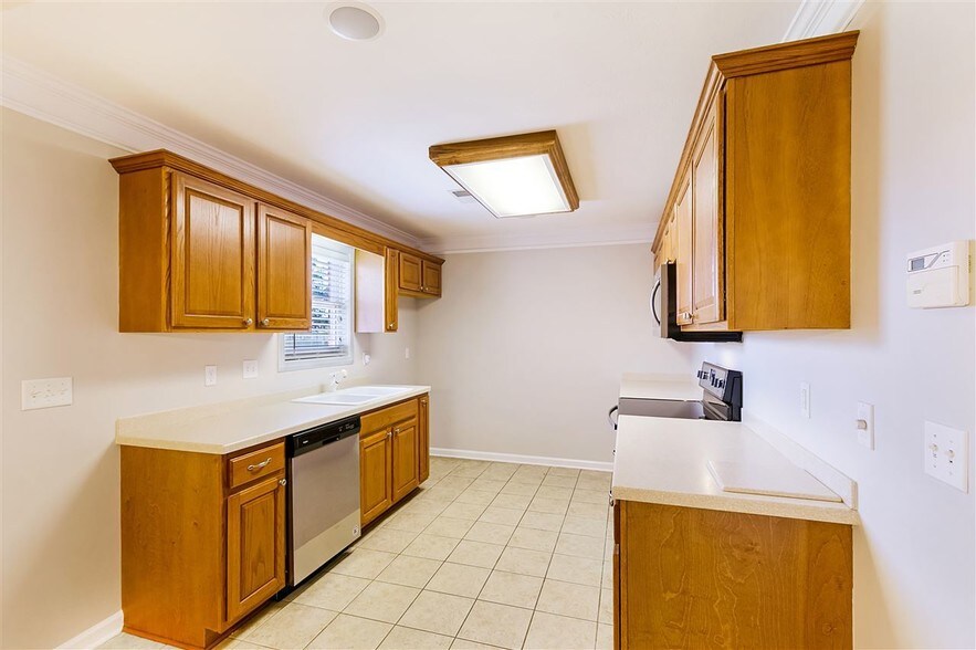 Building Photo - 88 Romie Dr