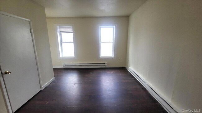 Building Photo - 67 Academy St