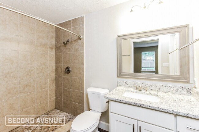 Building Photo - 2114 S Tyler St