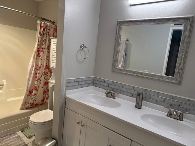 Building Photo - 3038 Associated Rd