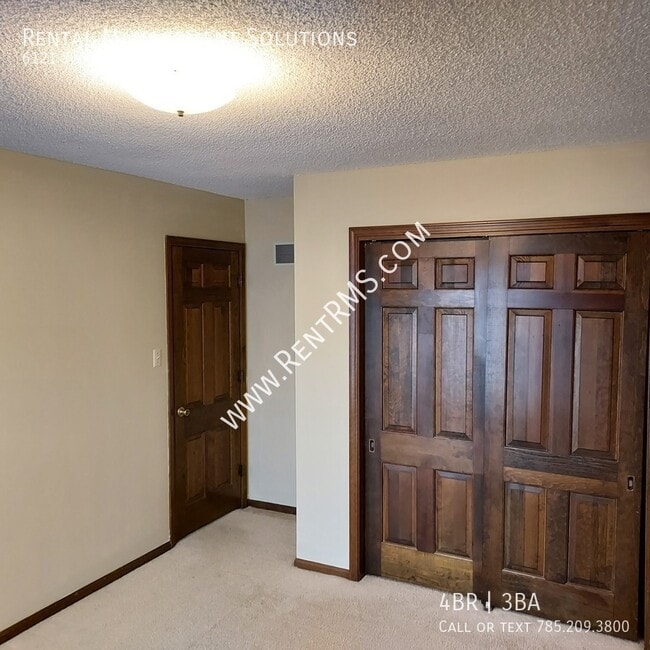 Building Photo - 6121 SW 22nd Park