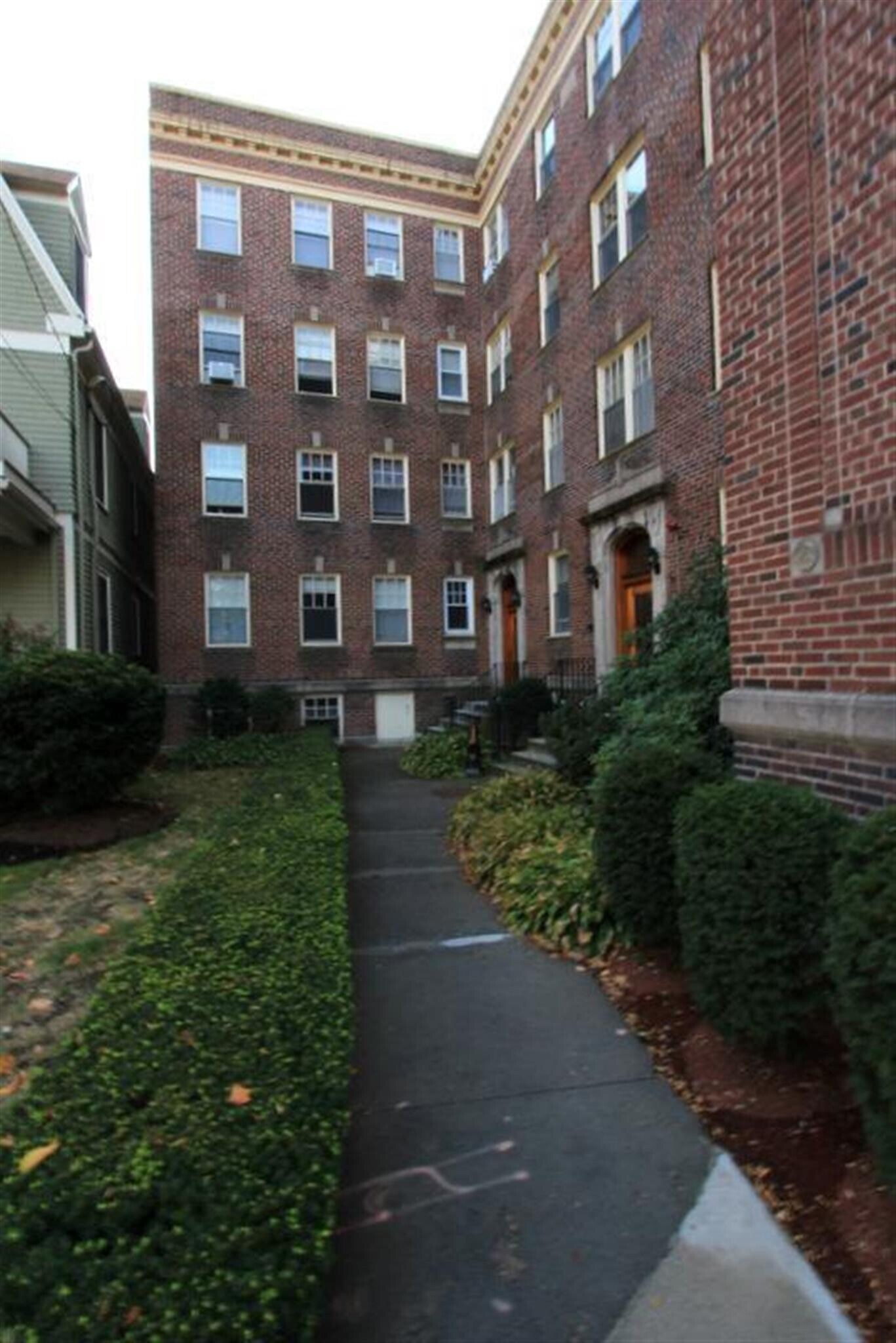 Building Photo - 30 Langdon St